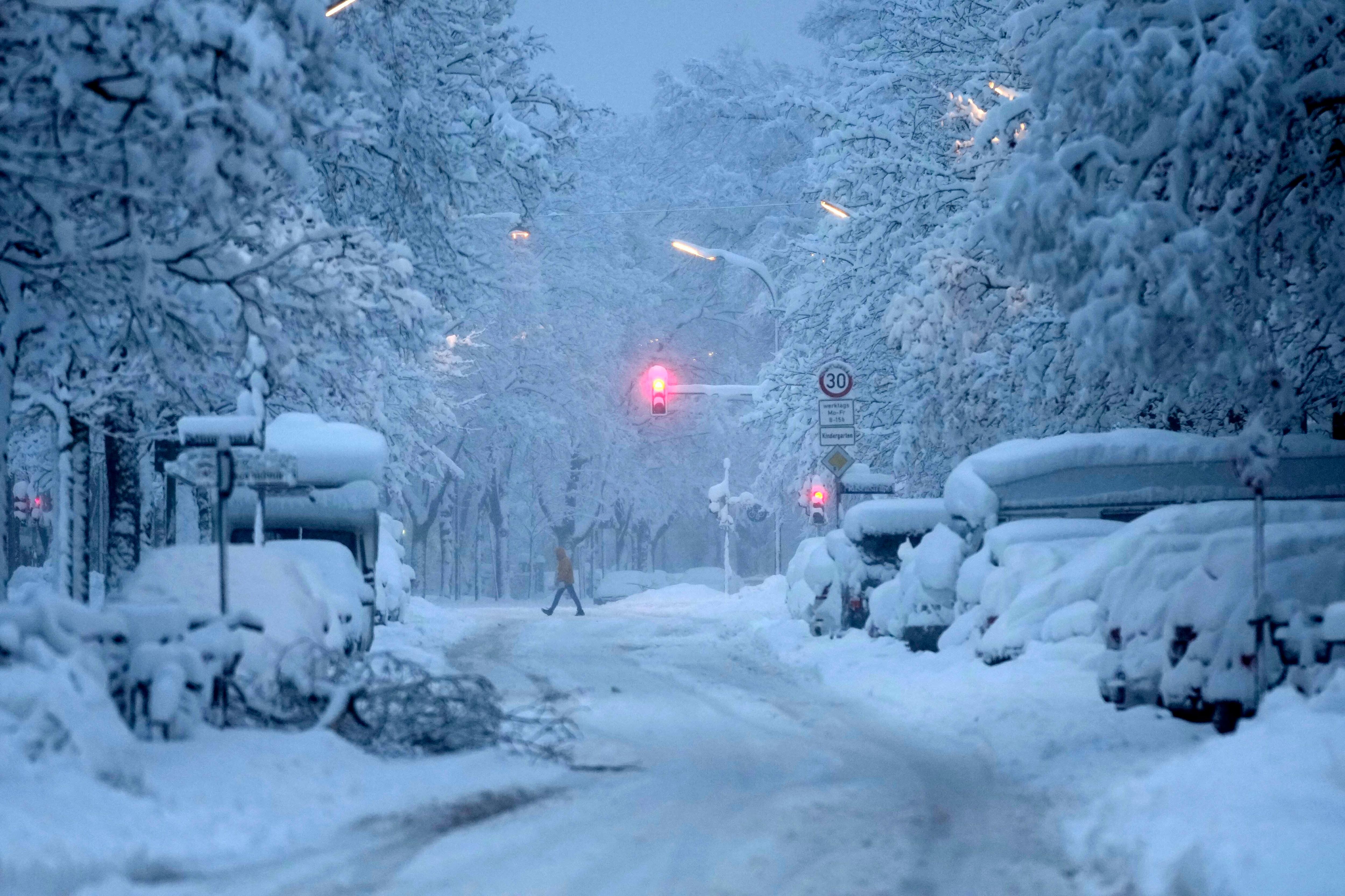 Heavy snow and wind causes chaos across Europe and US, shutting down