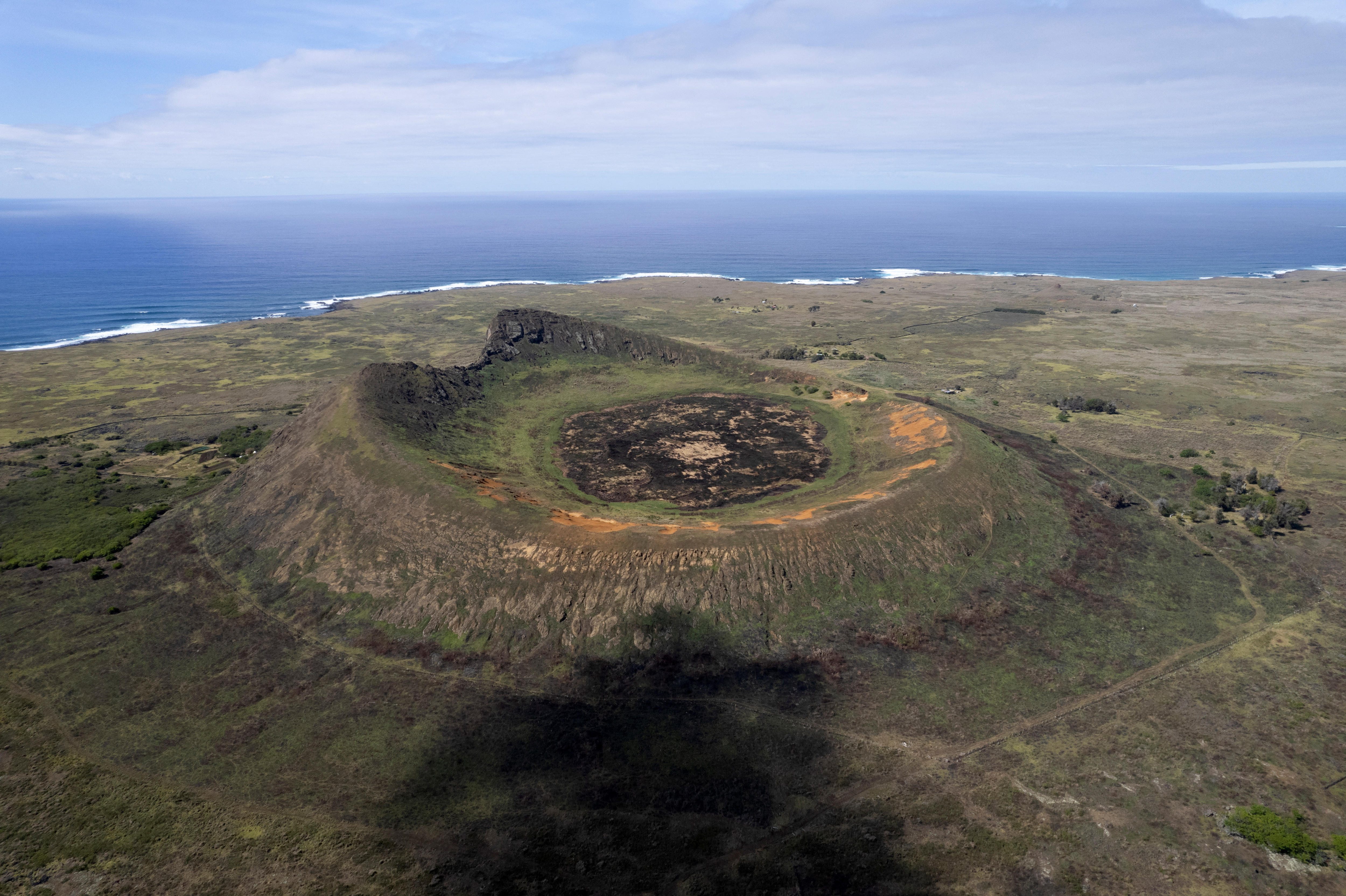 Easter Island families argue for return to clan system after fires