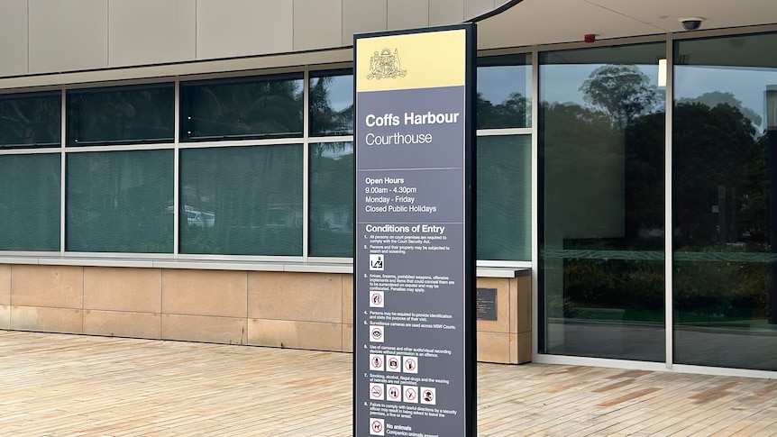 The main entrance of the Coffs Harbour Courthouse. 
