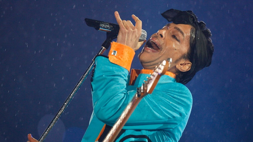Prince performing Purple Rain at 2007 Super Bowl