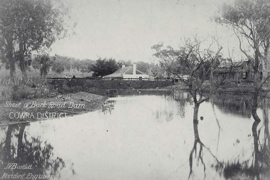 The Sheet of Bark Road dam with the hotel in the background.