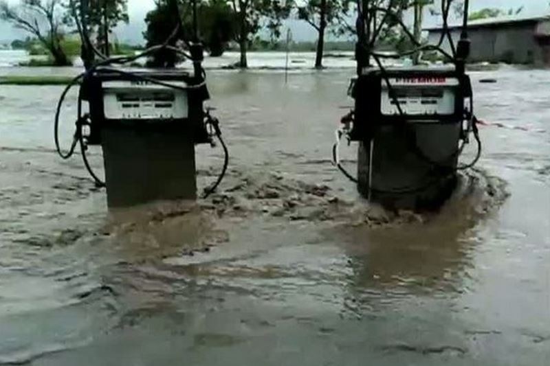 Marty Warburton video of Grantham flood