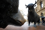 Bull and bear statues outside the Frankfurt Stock Exchange