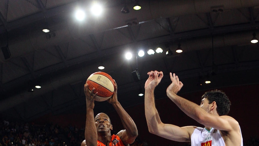 Ronald Dorsey netted 11 points and nine rebounds for the Taipans.