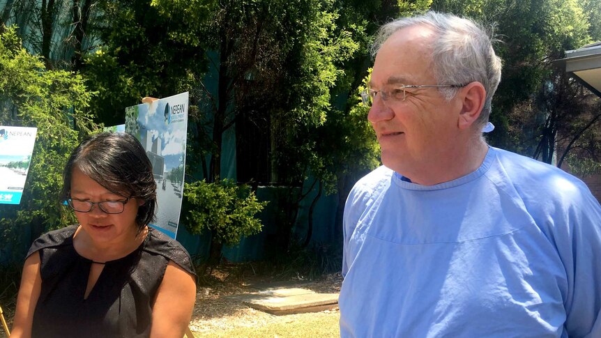 Dr Nhi Nguyen, Chairman of Staff Council, Doctor Peter Flynn, Executive Medical Director Nepean Hospital and Thoracic Surgeon.