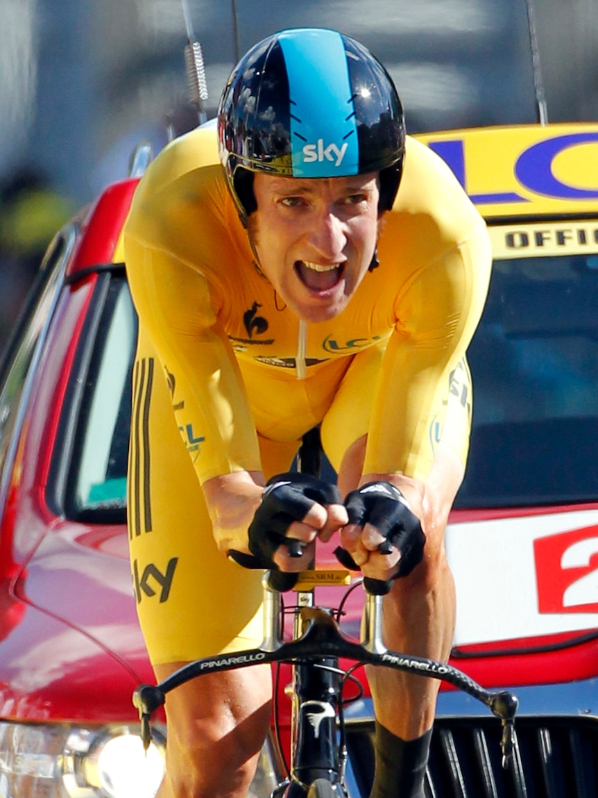 Bradley Wiggins wins easily in the Tour de France time trial.