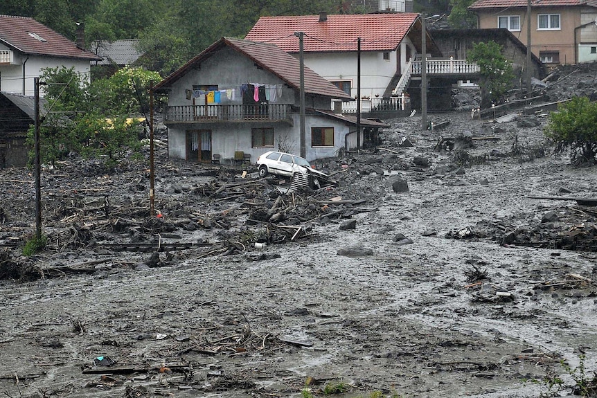 Landmine risk in flooded Balkans