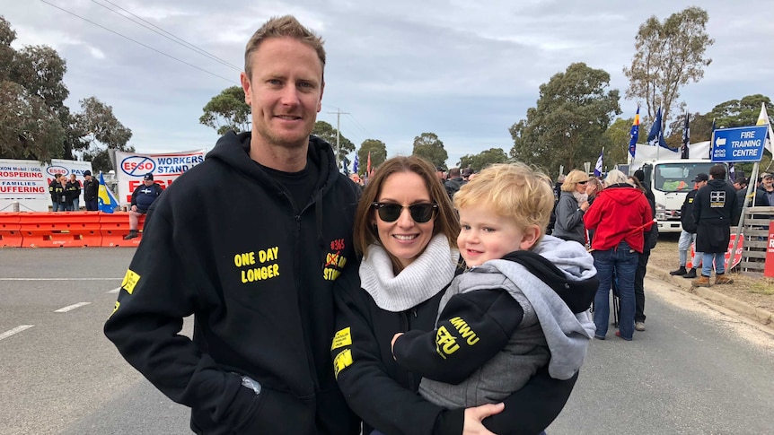 Former offshore maintenance worker Dane Coleman with his wife Jayde and son Oscar