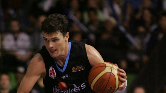 Star man Kirk Penney contributed 22 points for the Breakers.