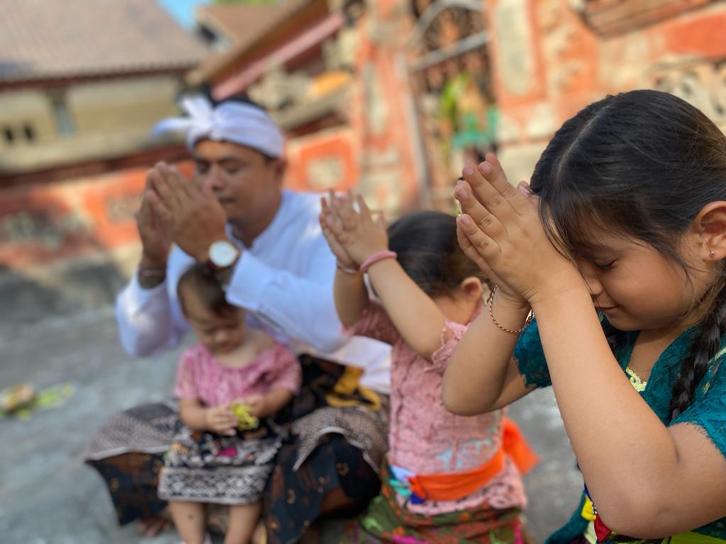 Hana Joyce family in Bali