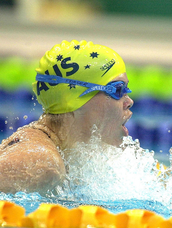 Amanda Fraser swimming in the 200m medley at 2000 Paralympic Games