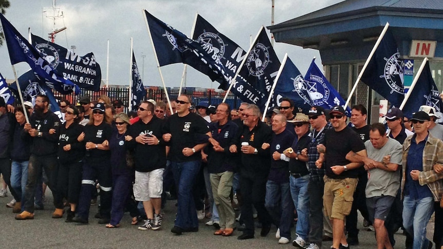 MUA unionists link arms at Fremantle Port