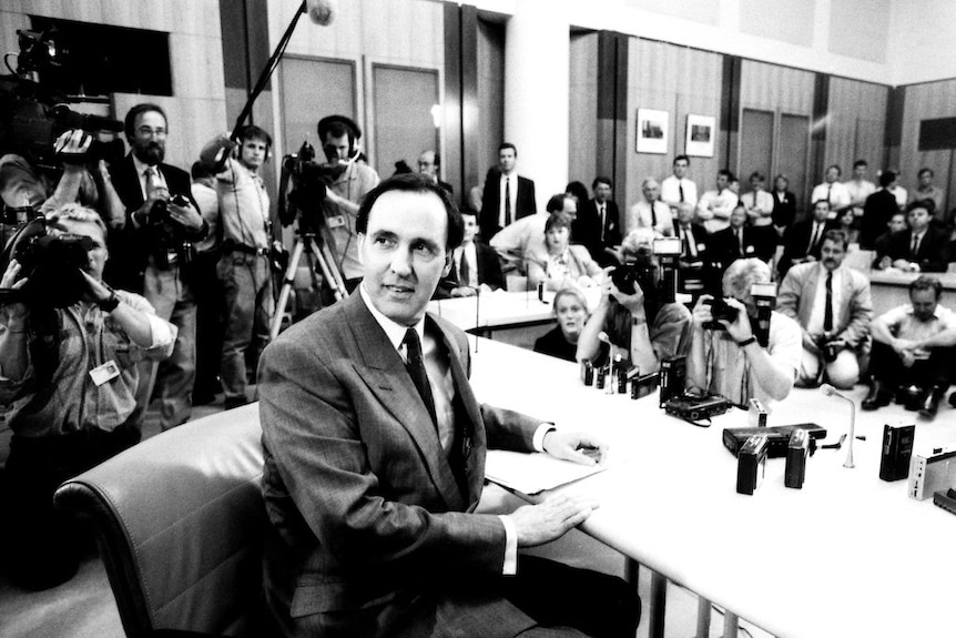 The assembled media at Paul Keating's first press conference after toppling Bob Hawke as Labor leader and subsequently Prime Minister