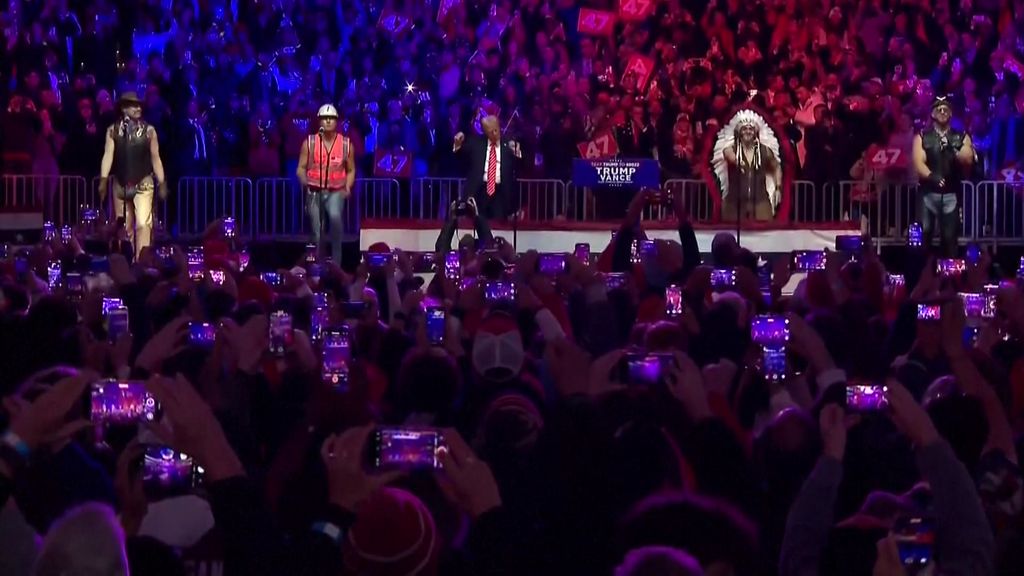 Village People perform YMCA as Trump dances at rally - ABC News