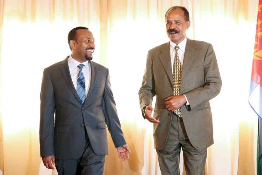 Presiden Eritrea, Isaias Afwerki (kanan) dan Perdana Menteri Abiy Ahmed mengakhiri konflik 20 tahun di antara dua negara.