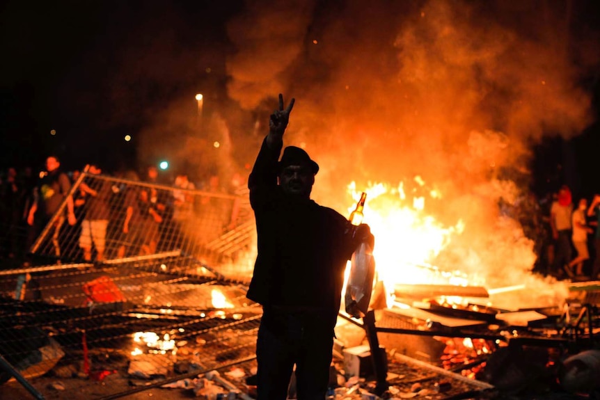 Protesters clash with riot police in Istanbul