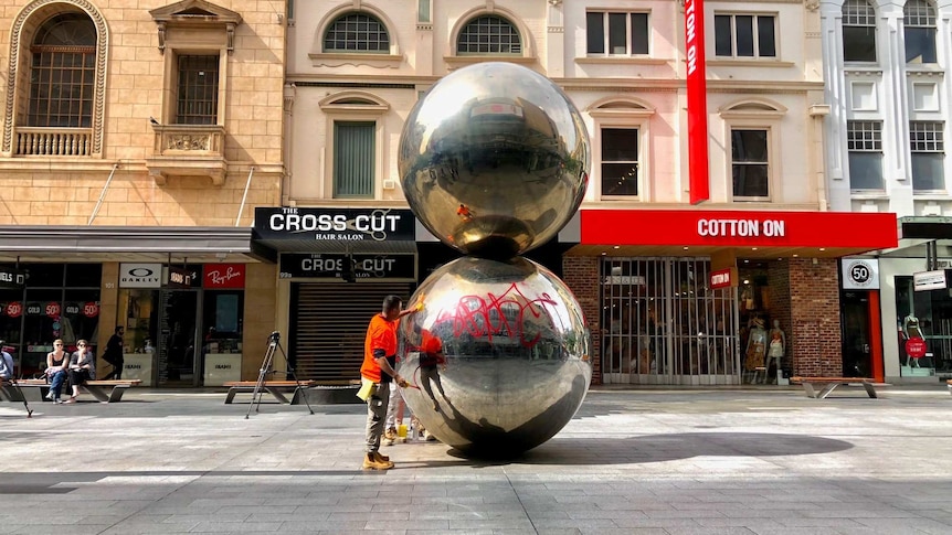 Mall's Balls vandalised