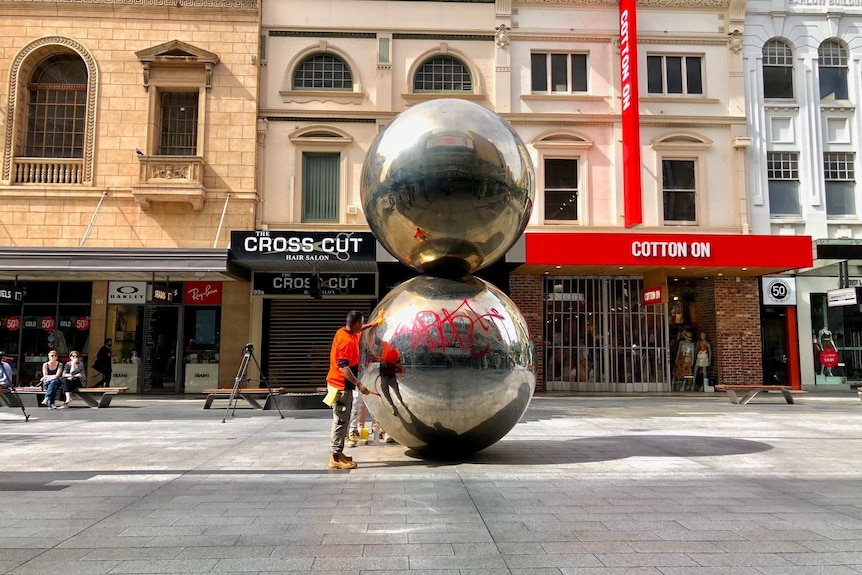 Mall's Balls vandalised