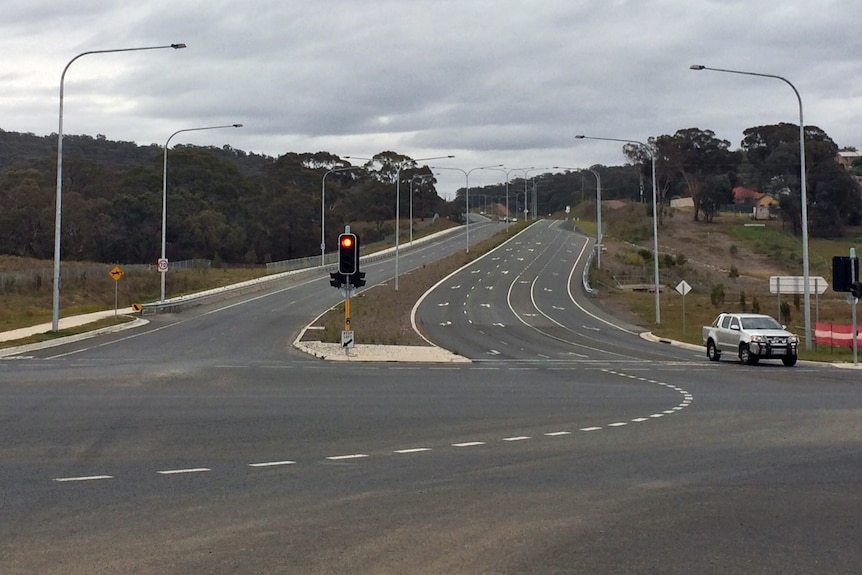 Ellerton Drive at East Queanbeyan will be extended to meet Edwin Land Parkway as part of the bypass.