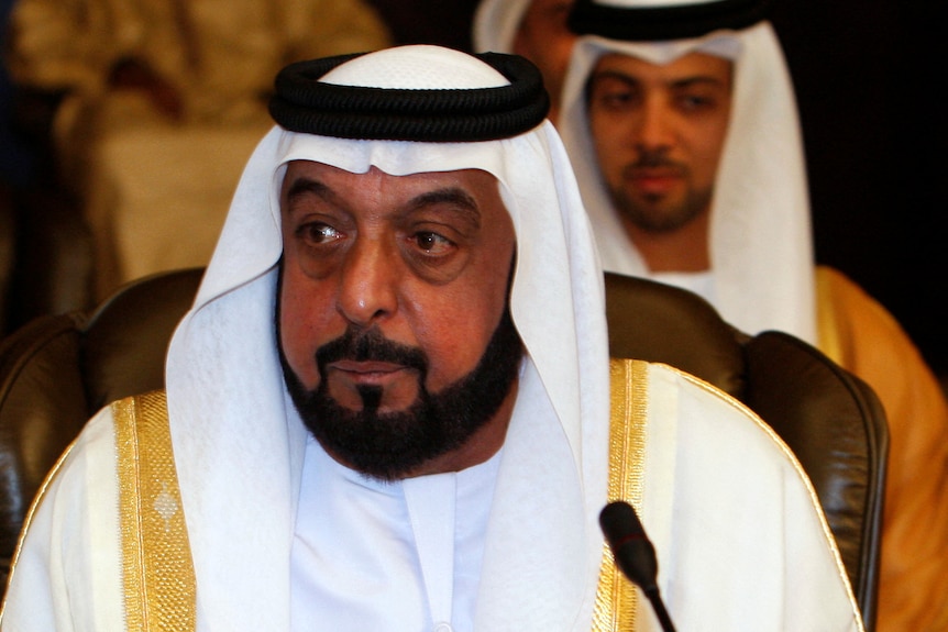 Крупный план бывшего президента Объединенных Арабских Эмиратов.