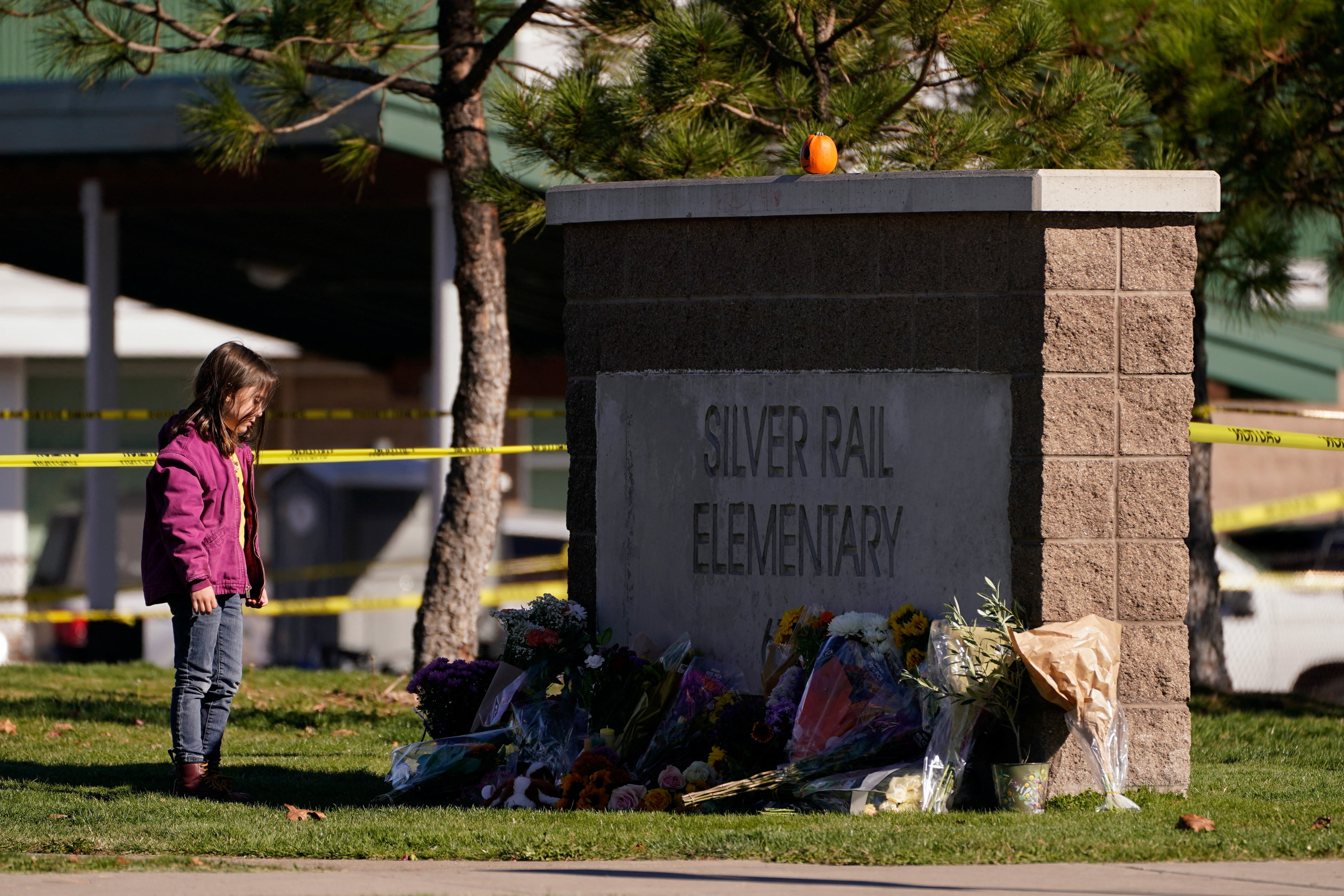 'Hero' bystanders helped prevent further bloodshed in deadly Oregon shooting