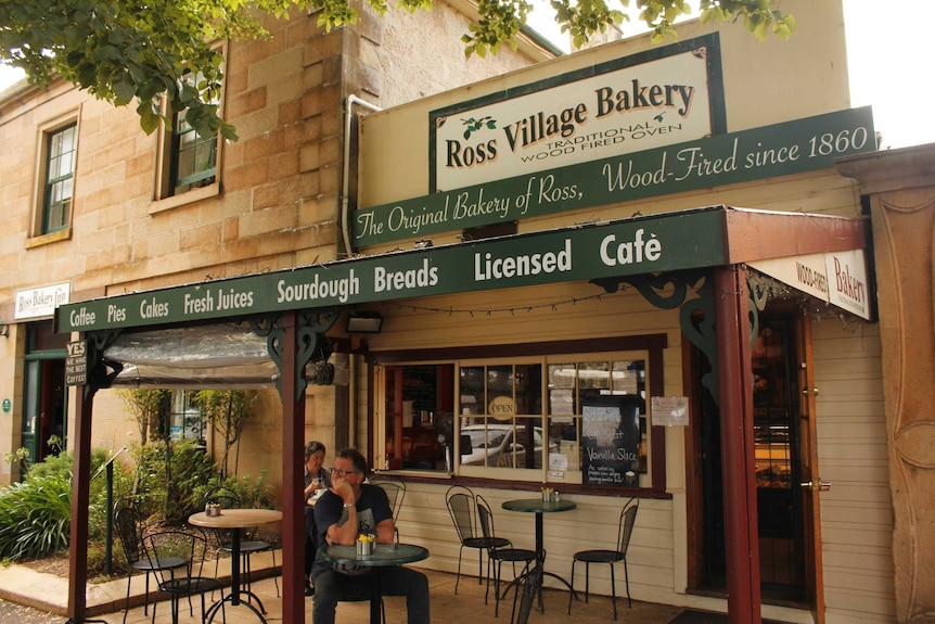 The front of the Ross bakery.