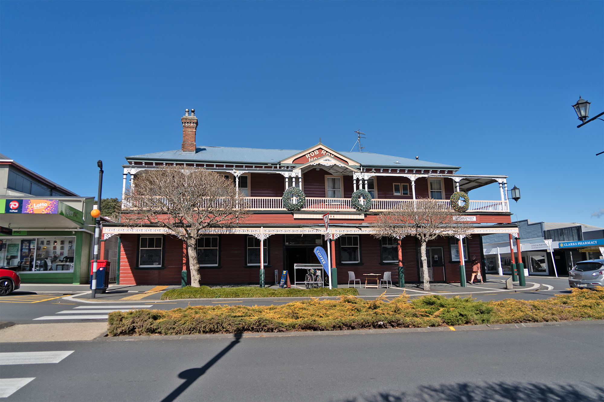 Streets and buildings in Waihi mining town.
