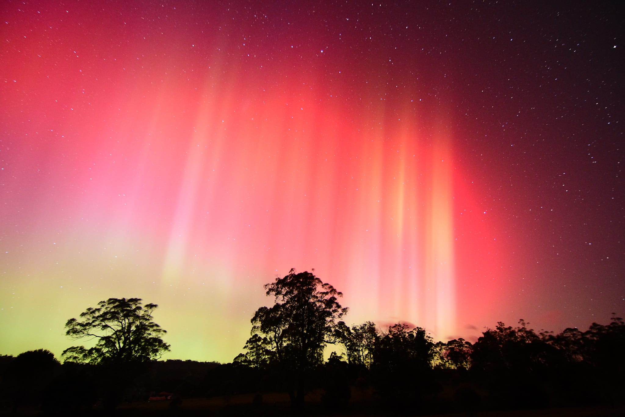 Aurora australis makes stunning return to southern Australian skies ...