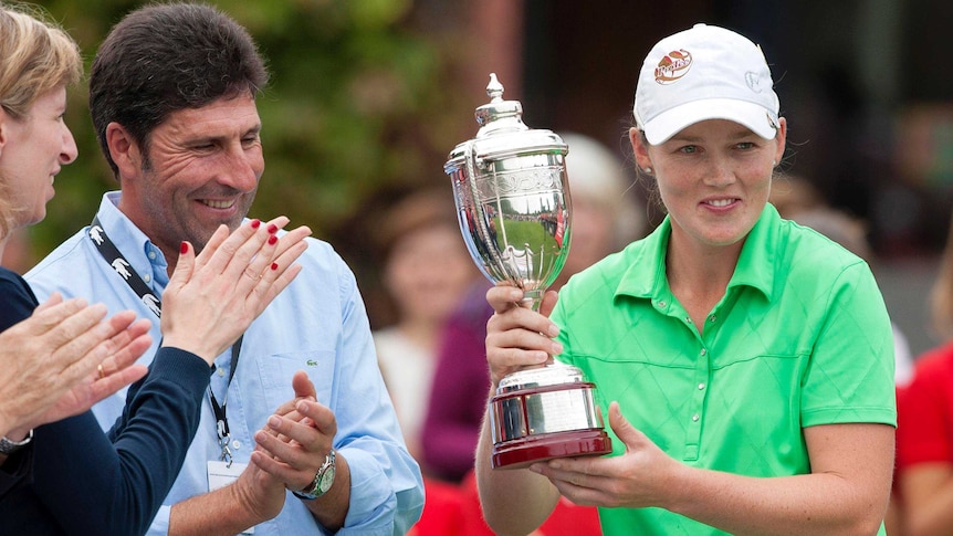 Stacey Keating wins French Open by a stroke.
