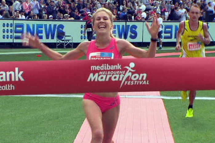 Jessica Trengove wins the 2015 Melbourne marathon.