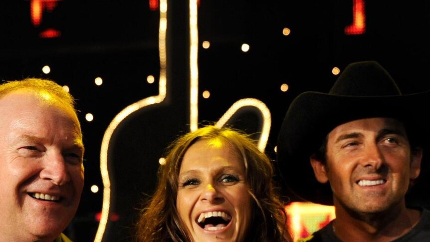 LtoR Graeme Connors, Kasey Chambers, and Lee Kernaghan with their CMAA Country Music Awards