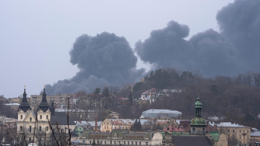 Ukraine-Russia war live updates: Lviv outskirts of Kyiv hit by Russian attacks – ABC News