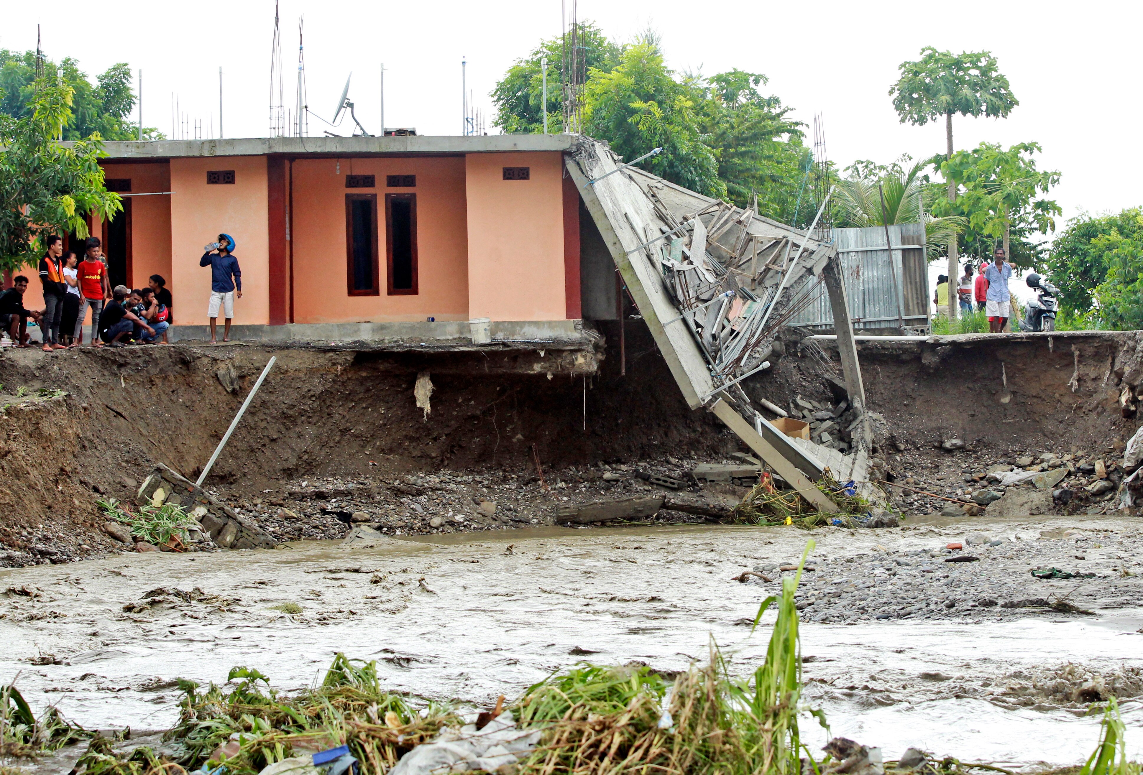 Banjir Bandang Di Ntt Dan Timor Leste Telah Menewaskan Lebih Dari Seratus Orang Abc News