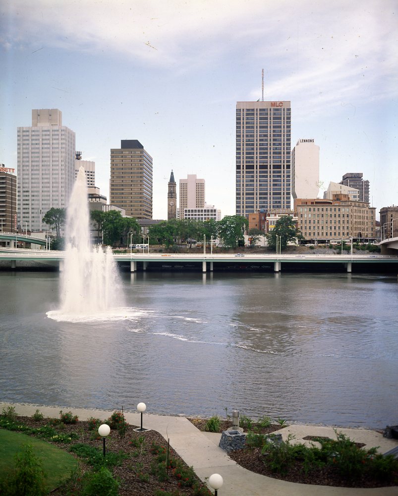 Find out what happened to Queen Elizabeth II's fountain in the Brisbane