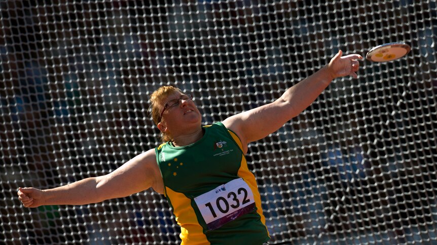 Proudfoot wins bronze in discus