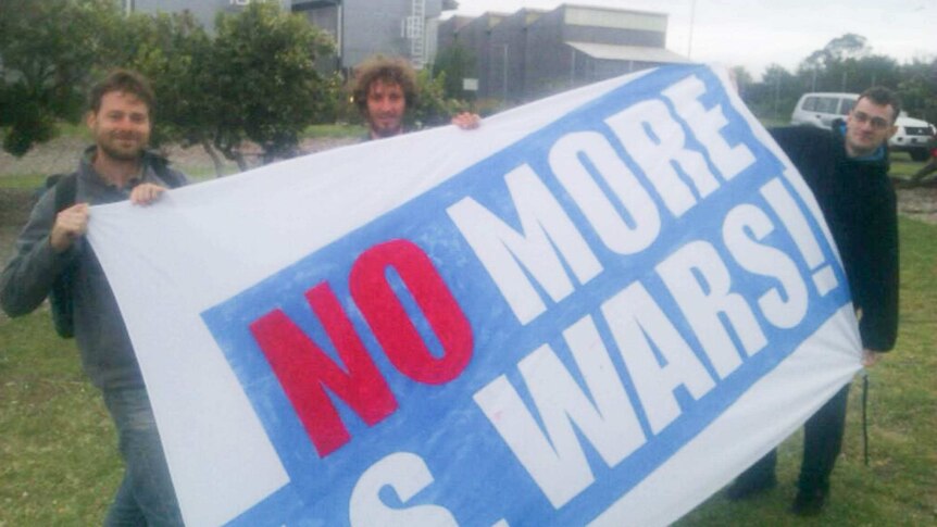 Anti-war protesters at Swan Island military base