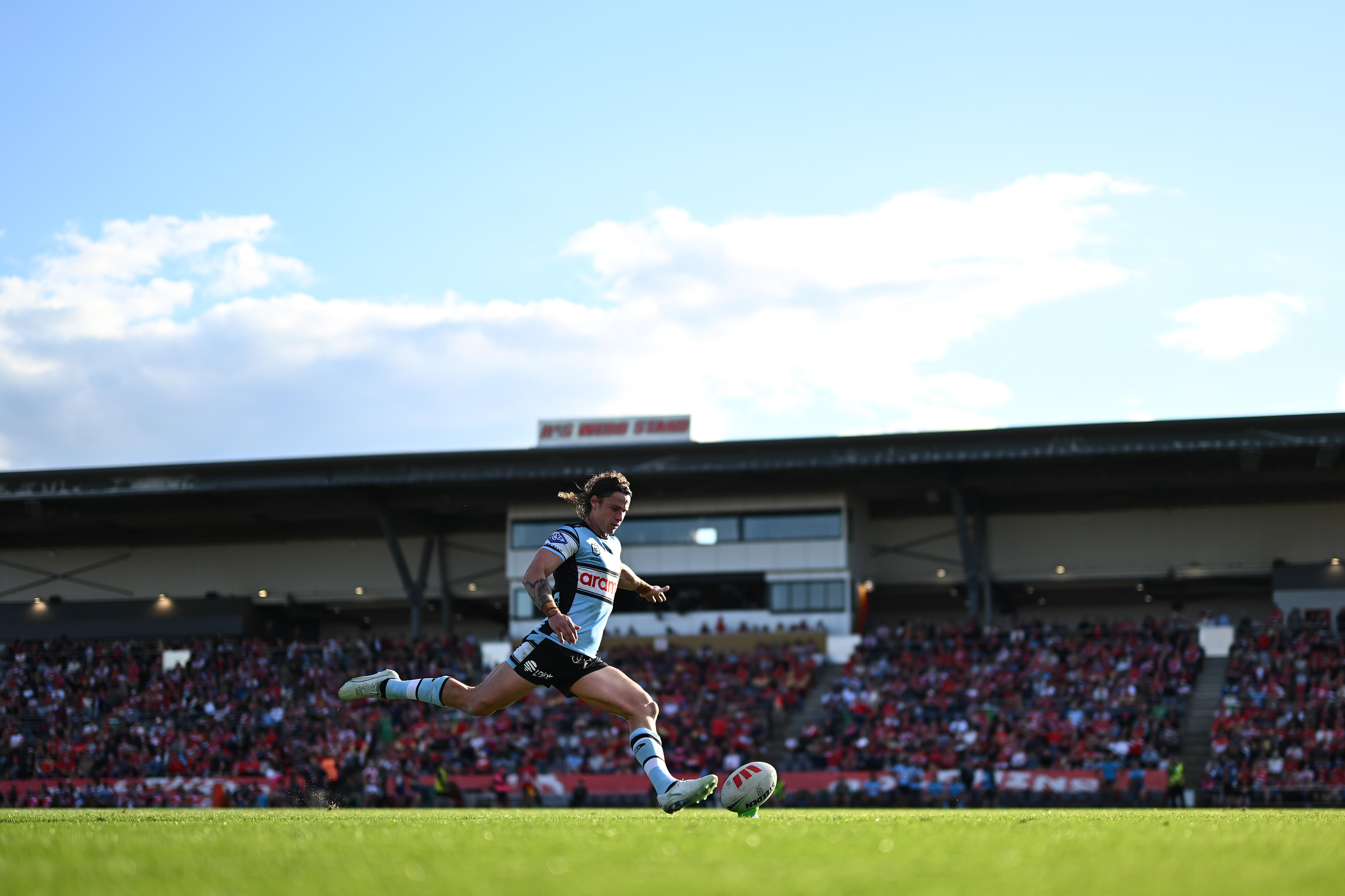Live: Sharks embarrass dire Dolphins with 11-try rout in Redcliffe