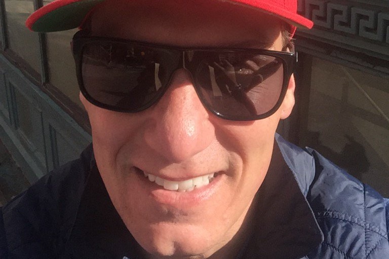 Cory Bernardi wearing a "Make Australia Great Again" hat.