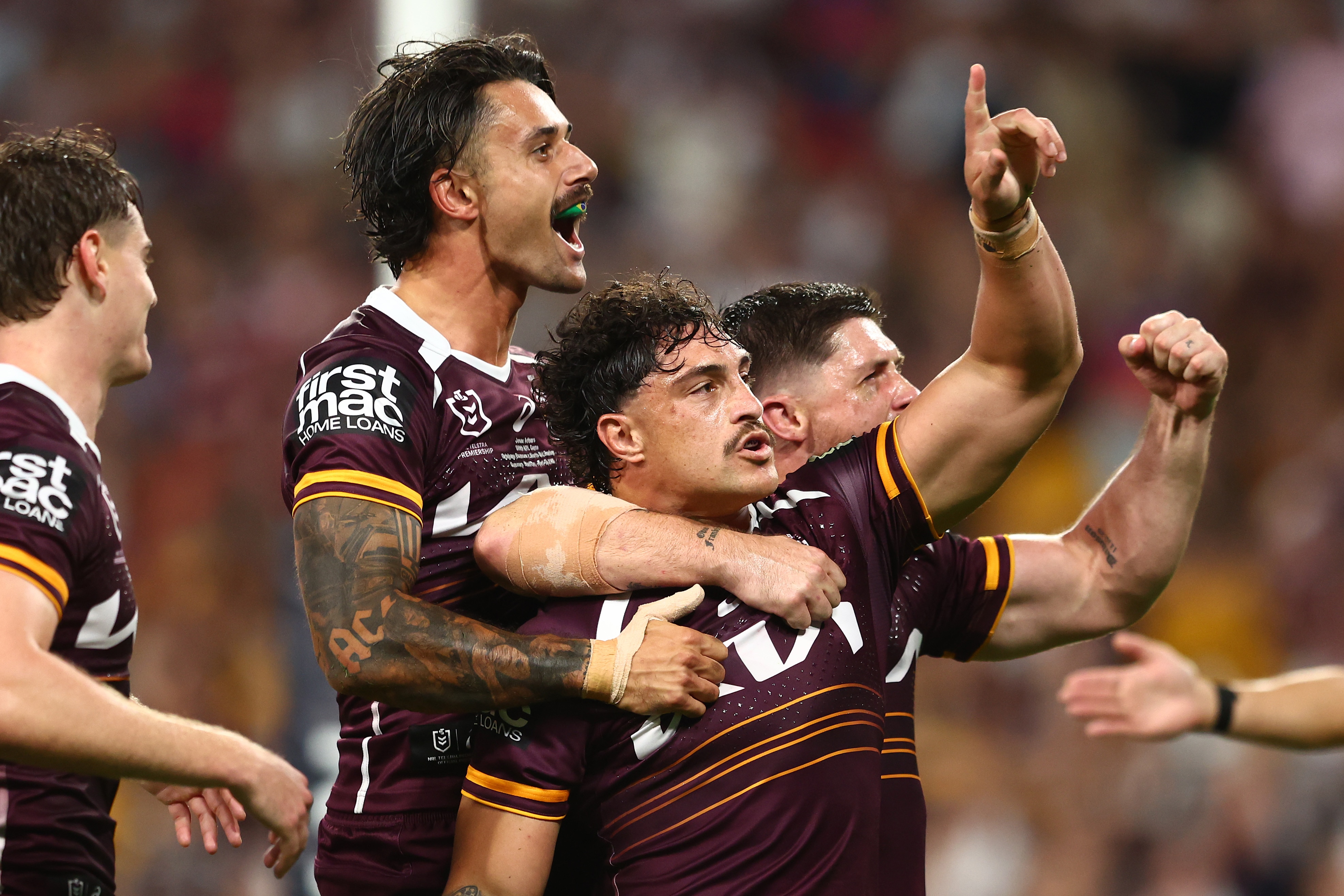 NRL live updates: Brisbane Broncos vs North Queensland Cowboys, St George Illawarra Dragons lose sixth-straight against Manly Warringah Sea Eagles