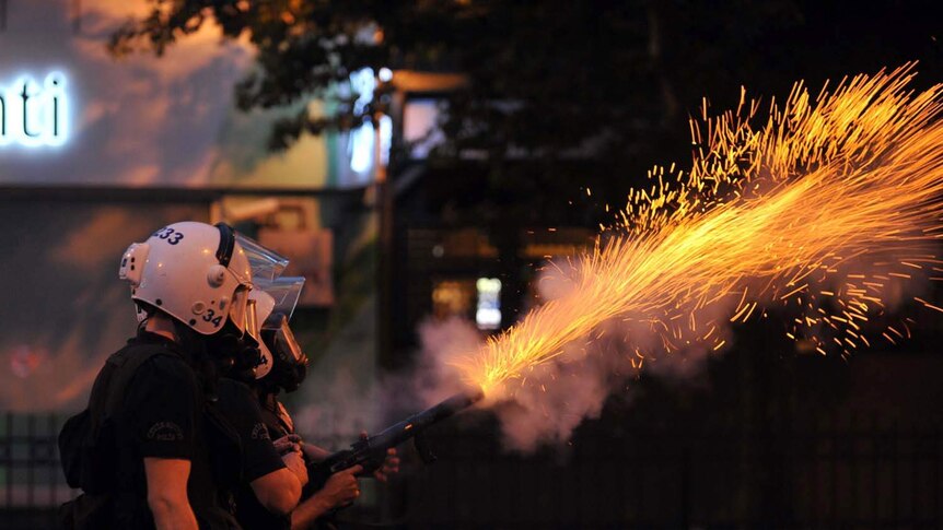 Police fire tear gas at anti-government protesters in Istanbul