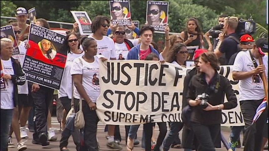 Hundreds rally in Perth to protest deaths in custody.