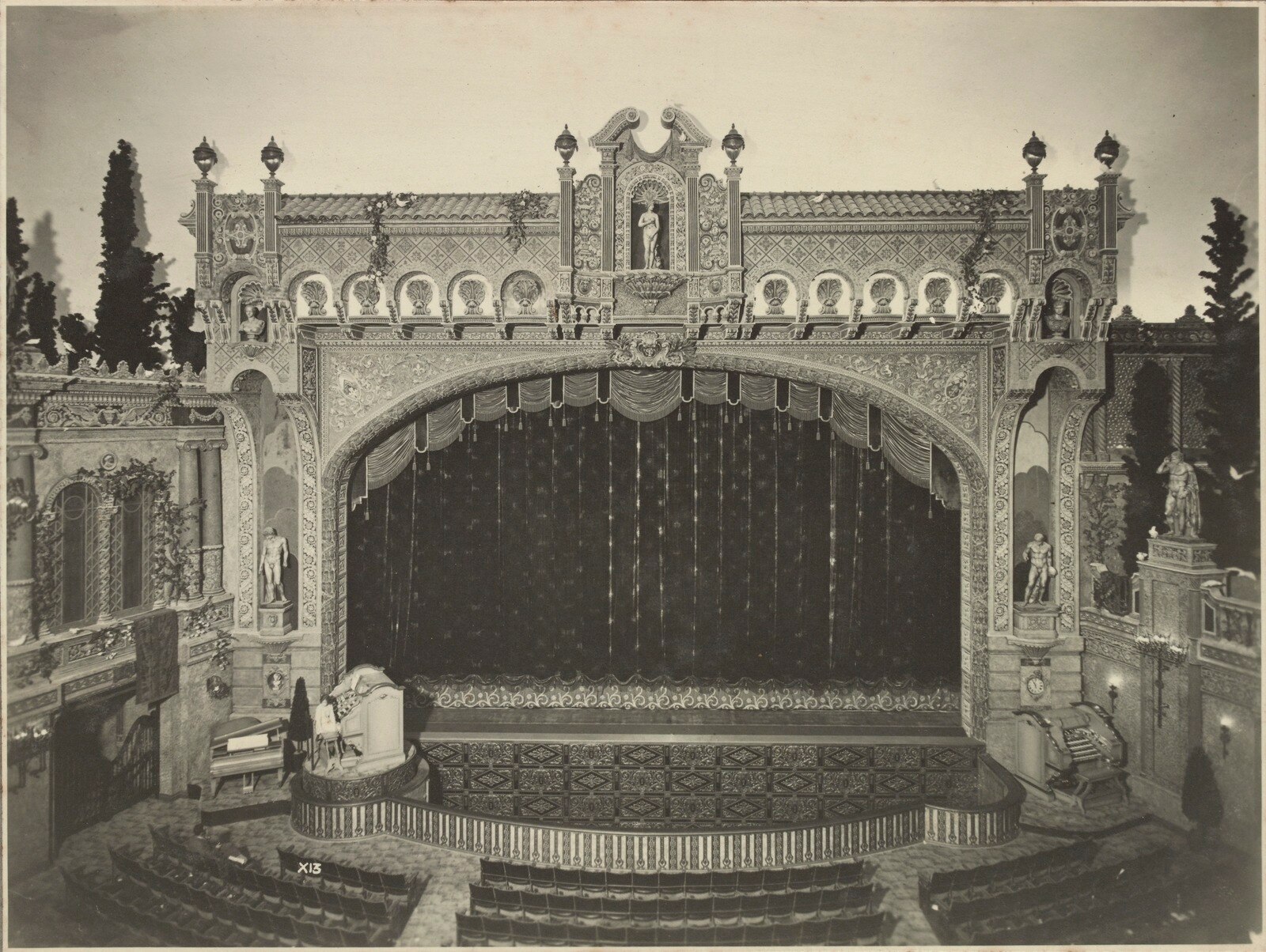 FORUM THEATRE 1929 3
