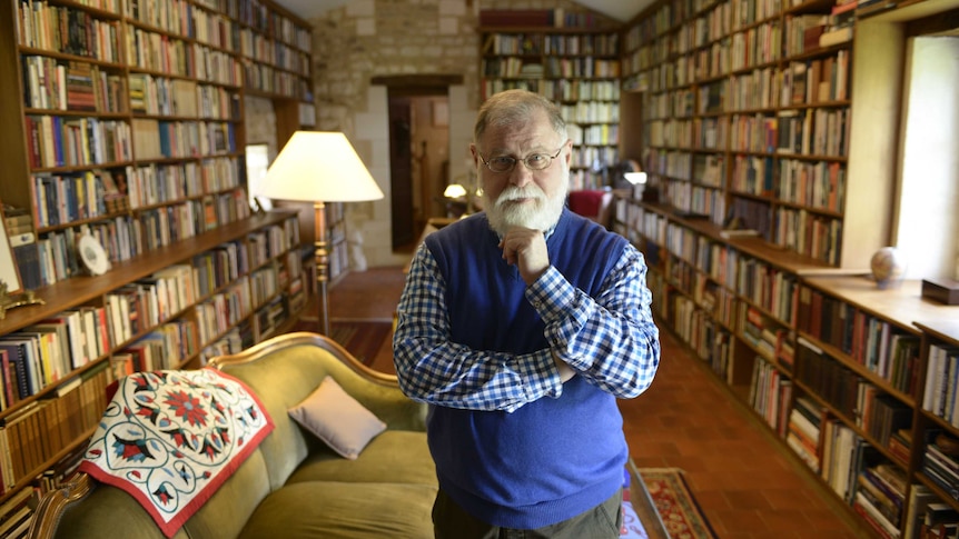 Listen to Alberto Manguel describe the personal crisis he experienced while packing up his collection of books.