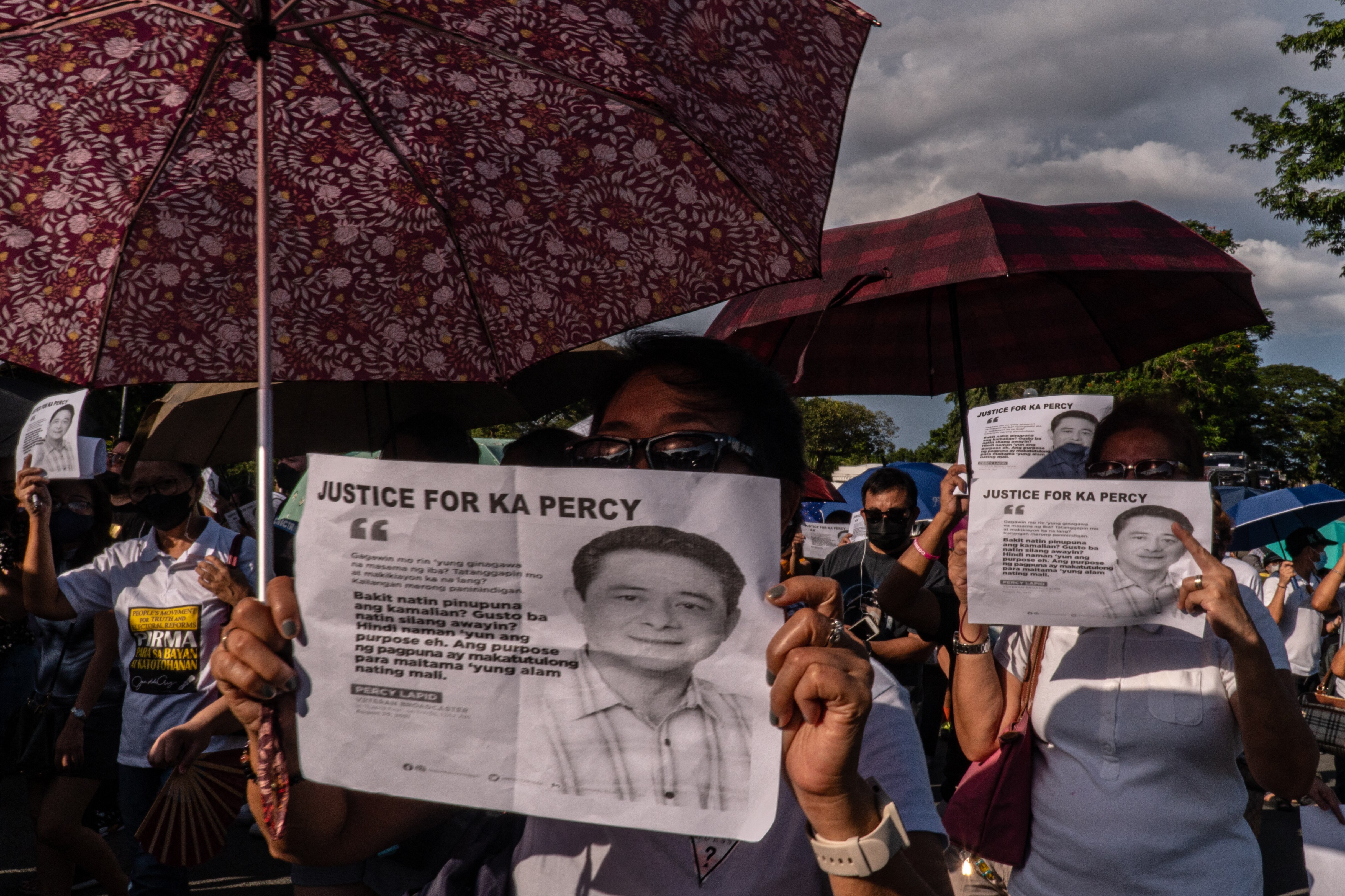 Murder complaint filed against Philippine prison chief as gunman ...