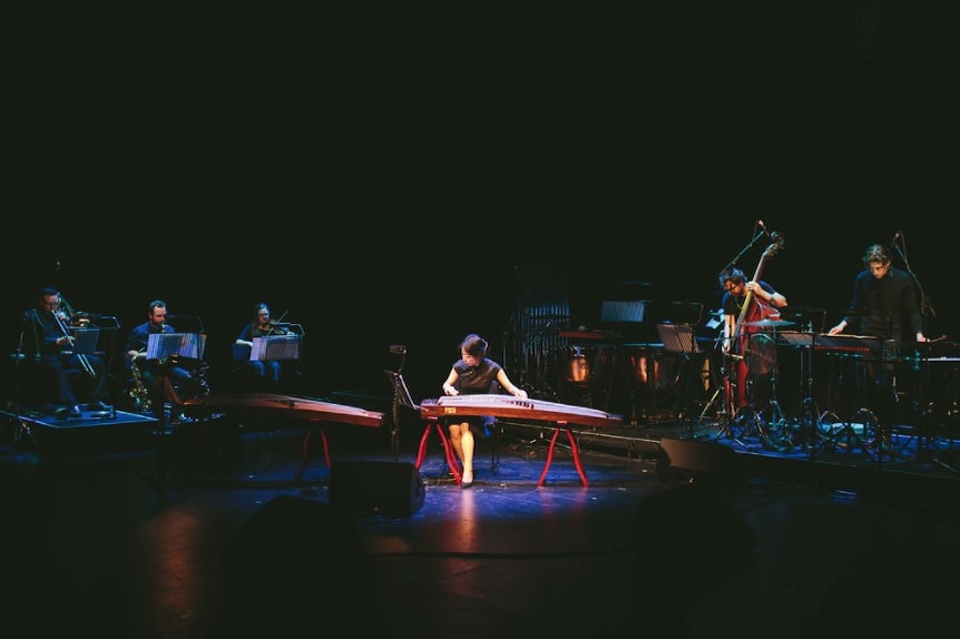 Mindy Meng Wang plays here guzheng.