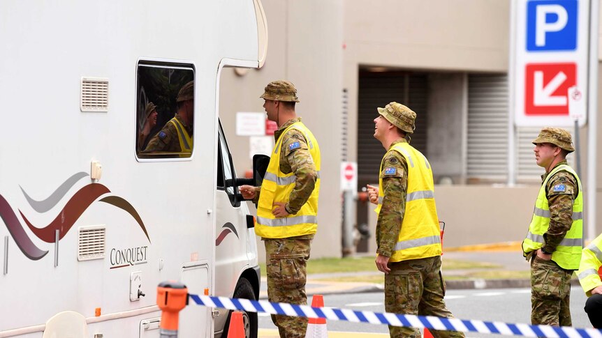 Troops to be deployed to Queensland border to counter 'real and present' threat of NSW outbreak