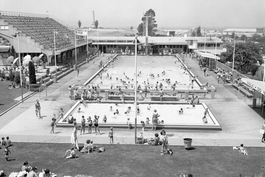 Black and white photo of a pool.