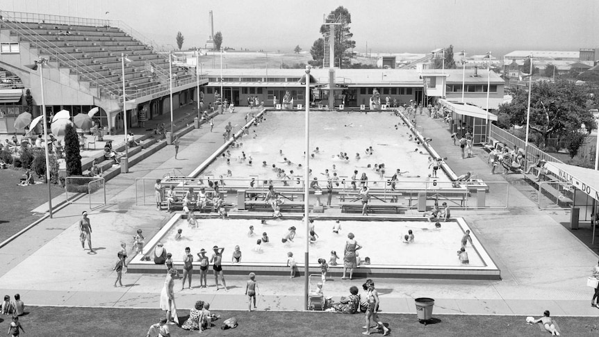 Black and white photo of a pool.