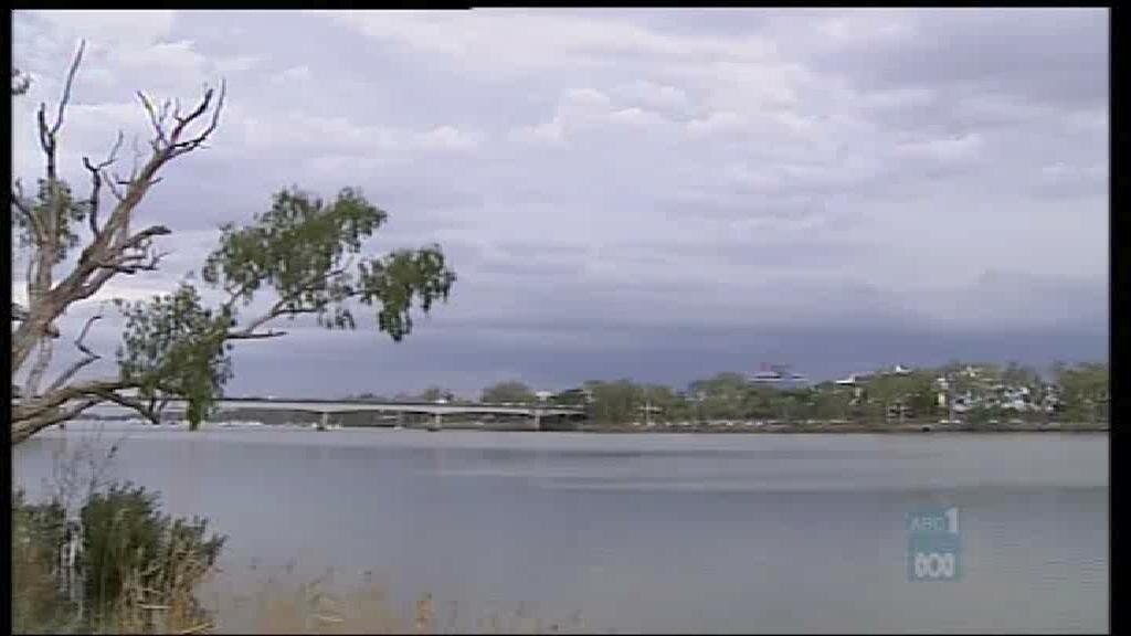 Welcome rain comes to Queensland's south-east - ABC News