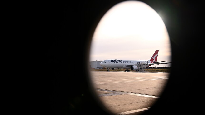 Hochrangige Beamte, die für die Regulierung von Qantas verantwortlich sind, nahmen Einladungen zur Chairman’s Lounge an